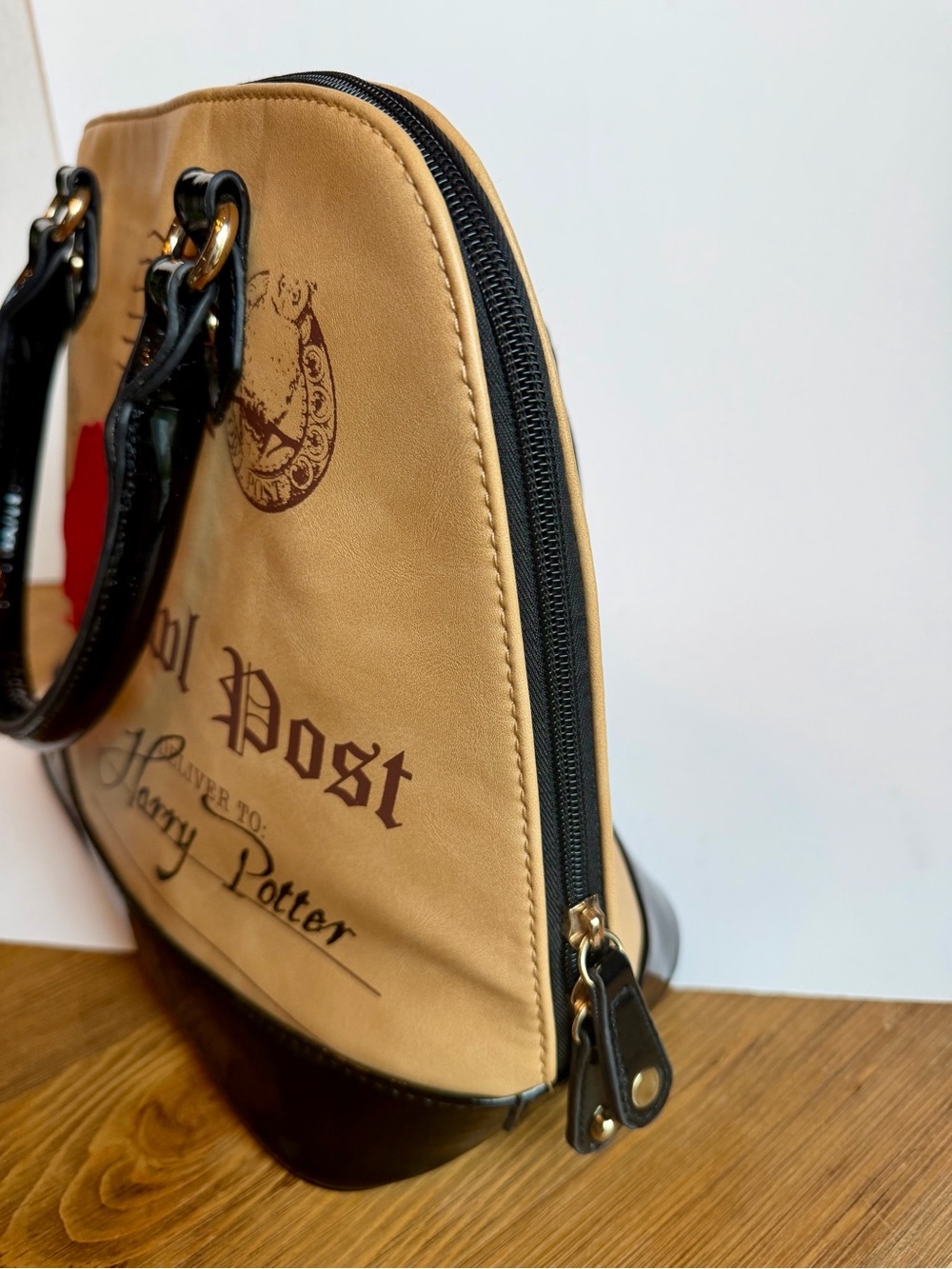 Harry Potter Owl Post Hogwarts Purse Satchel Handbag Black Gold - Picture 4 of 13